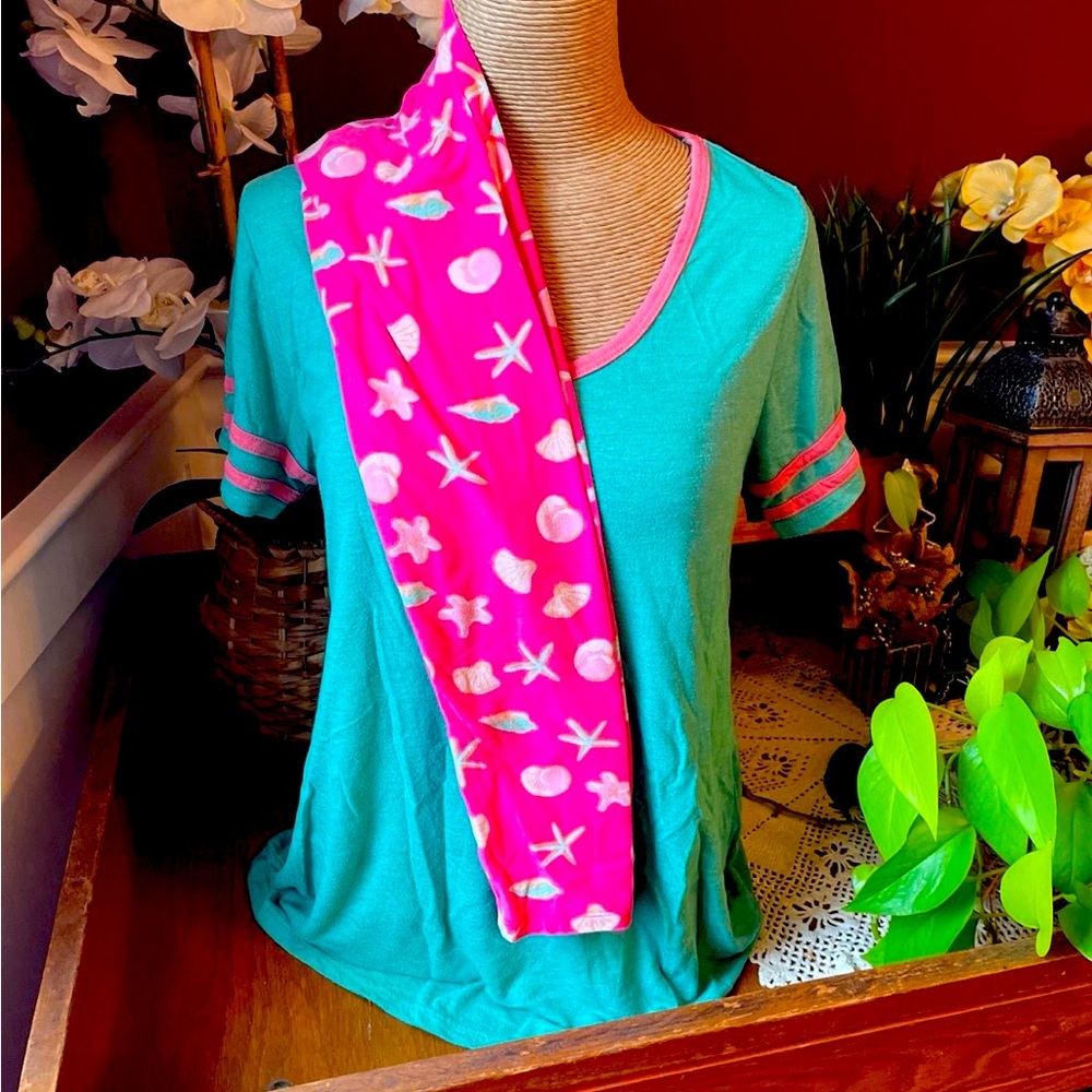 LulaRoe Leggings and Shirt
